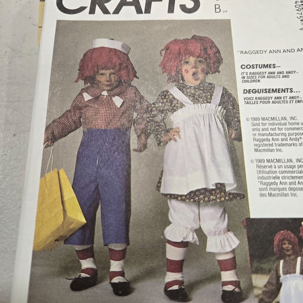 McCalls Crafts 4097 Sewing pattern Raggedy Ann/ Andy costumes Kids 6/8 UNCUT